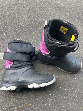 Keen Black and Pink Insulated Winter Boots